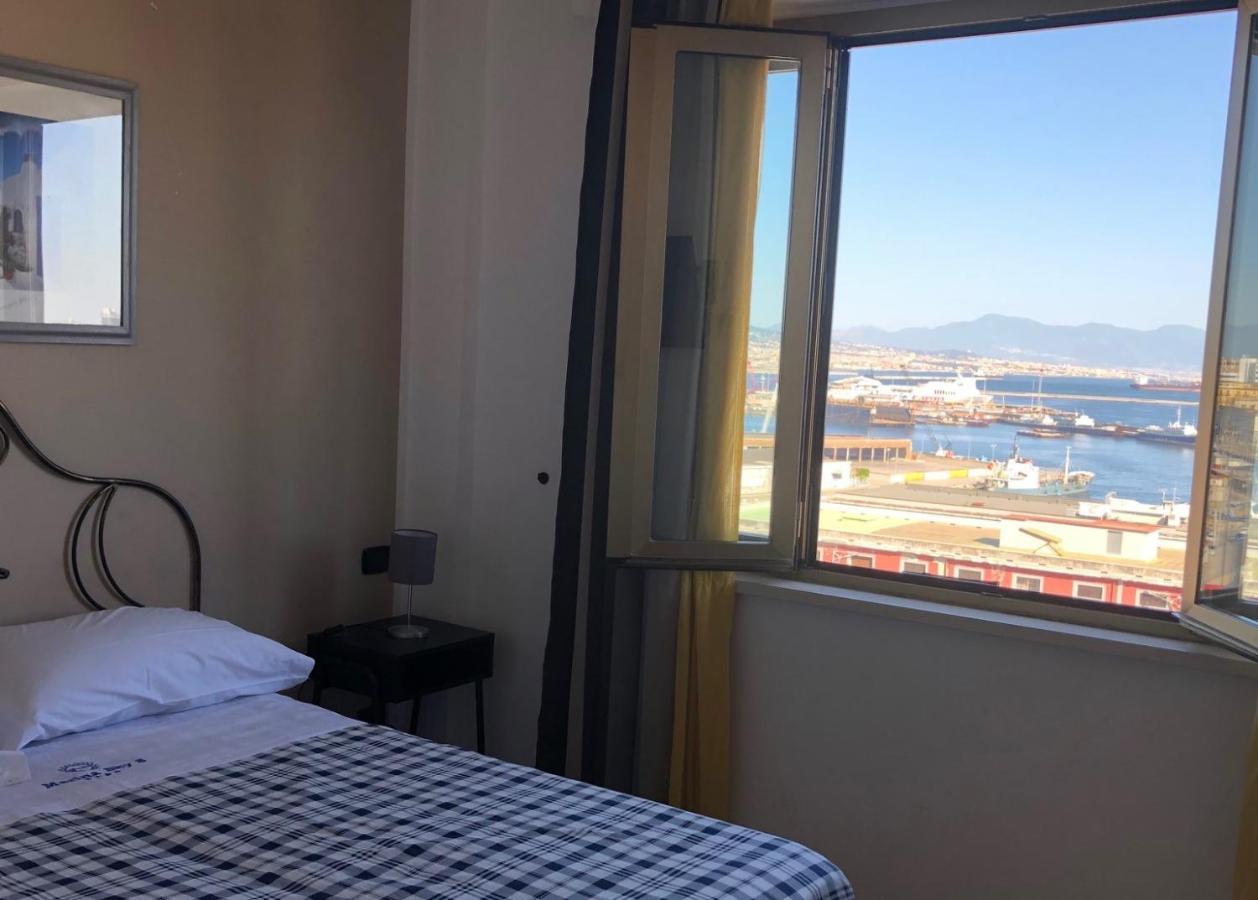 Marina Sky 8 Hotel Naples Exterior photo