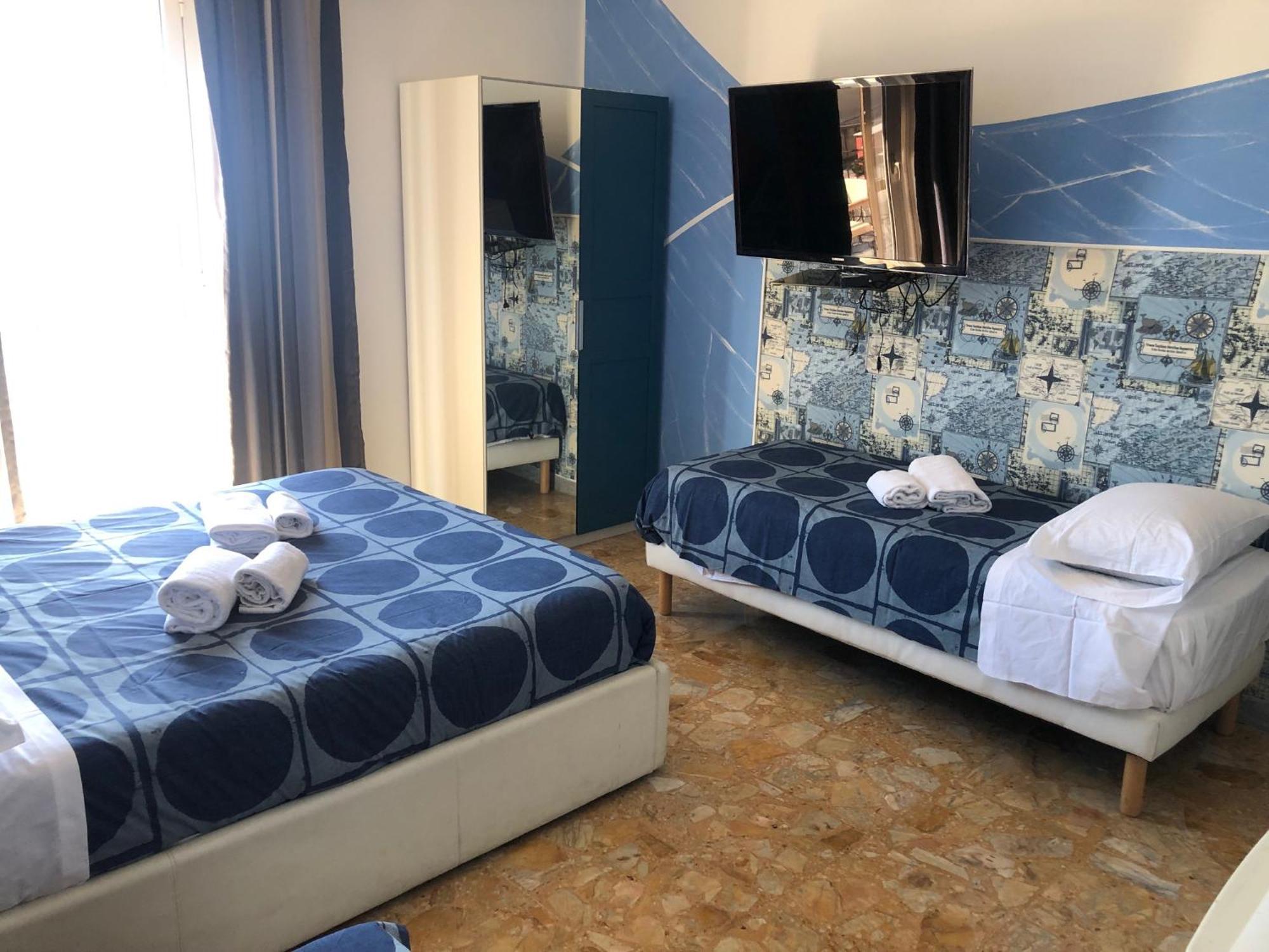 Marina Sky 8 Hotel Naples Exterior photo