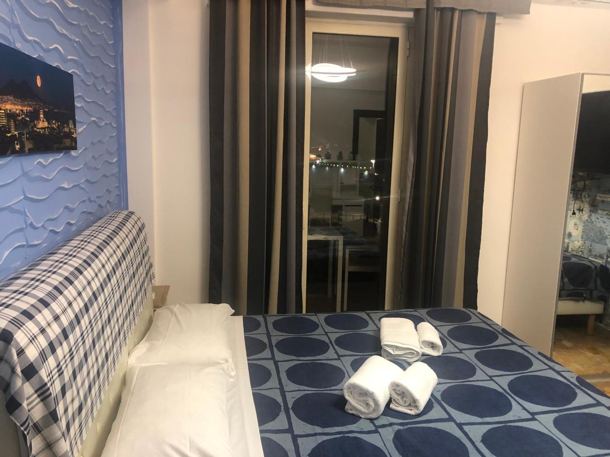 Marina Sky 8 Hotel Naples Exterior photo