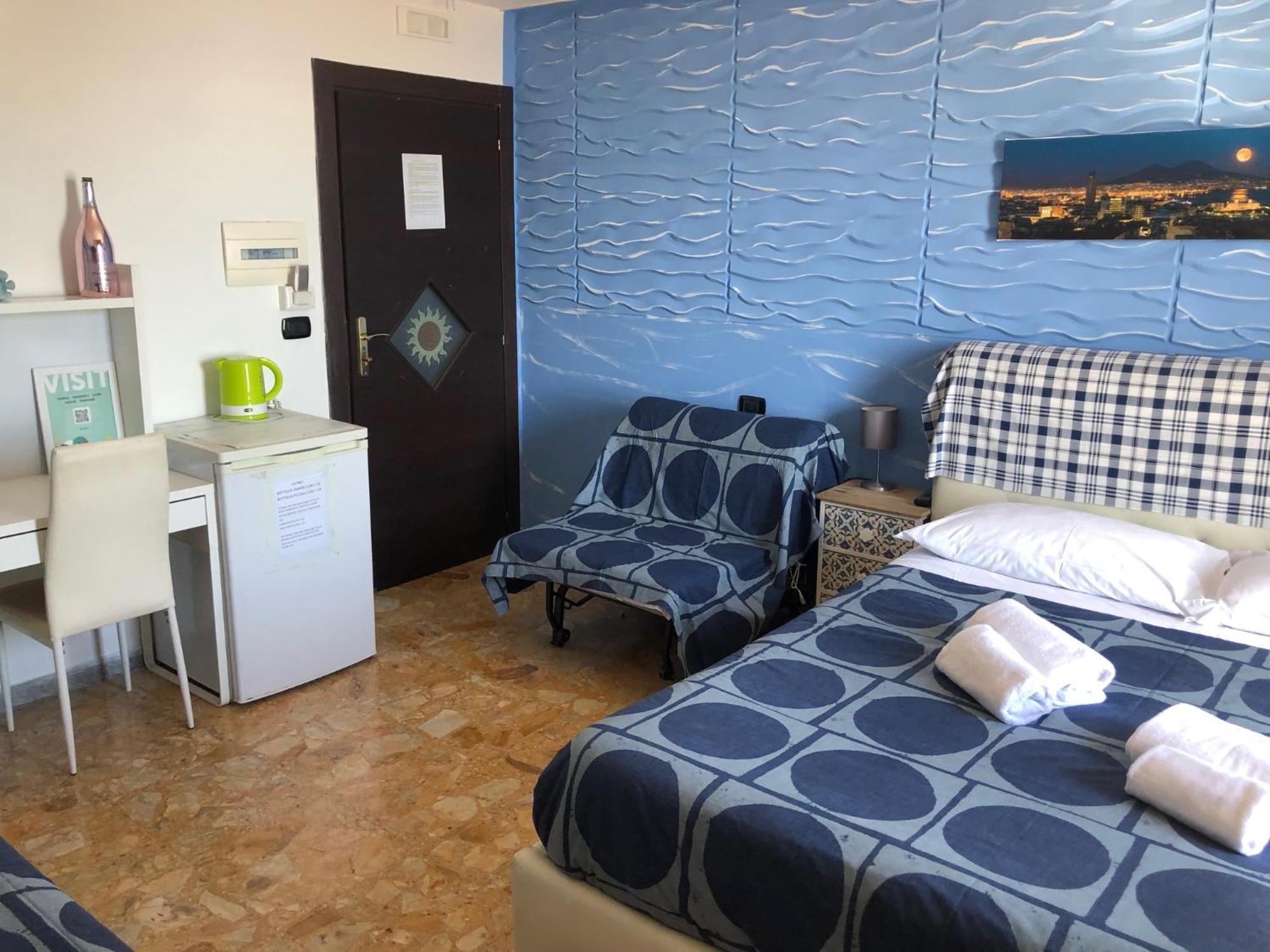 Marina Sky 8 Hotel Naples Exterior photo
