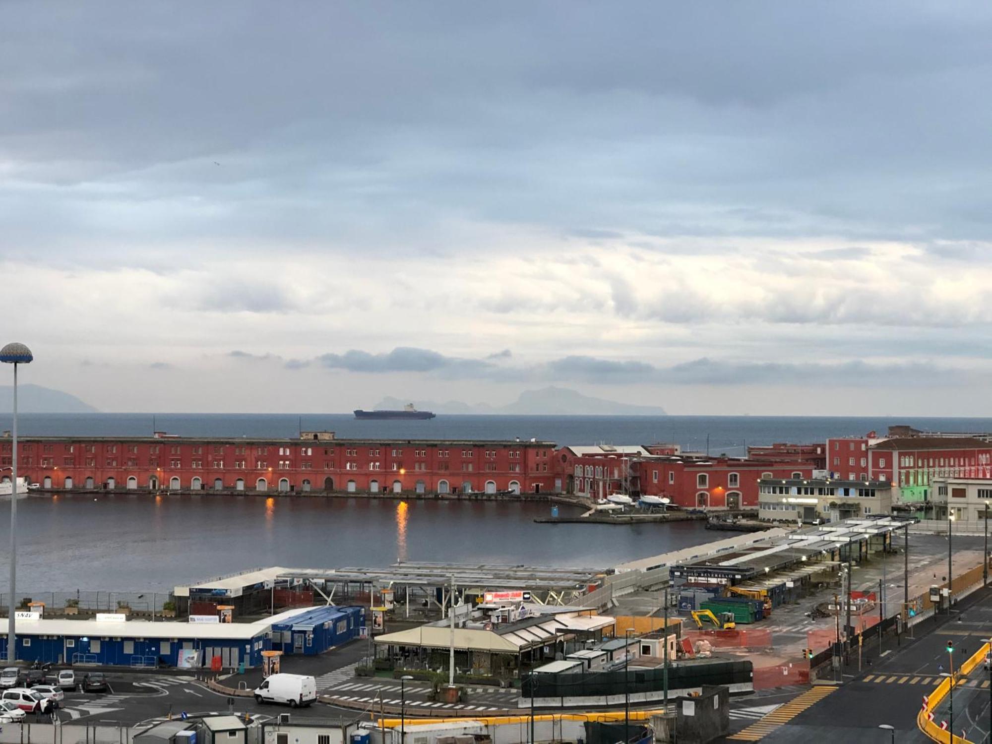 Marina Sky 8 Hotel Naples Exterior photo